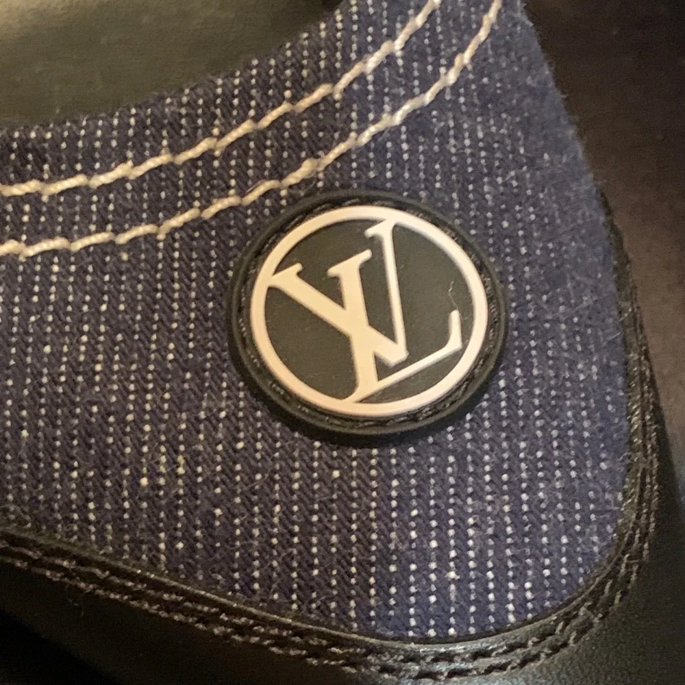 Absolutely stunning brand new, authentic rare abd Louis Vuitton denim shoes 7 - Picture 17 of 17